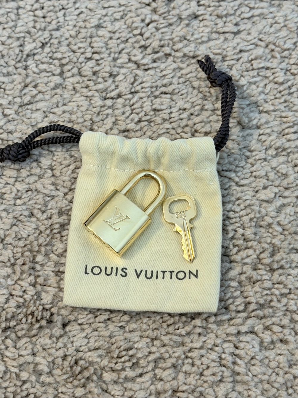 LOUIS VUITTON
